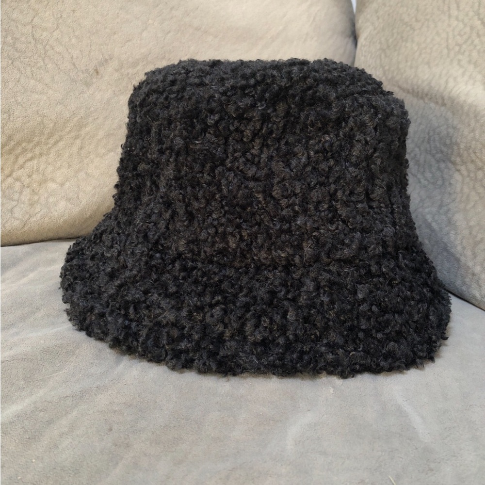 Sherpa Bucket Hat brand new black